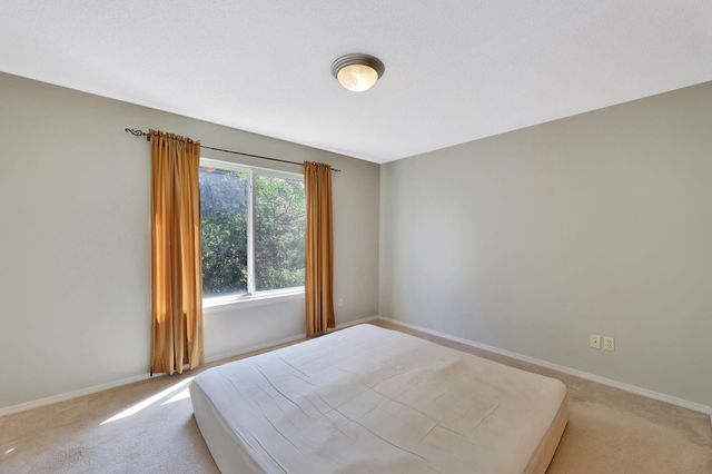 1026 N Bristol St, Wichita, KS 67206