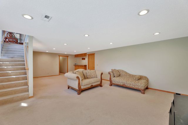 1026 N Bristol St, Wichita, KS 67206