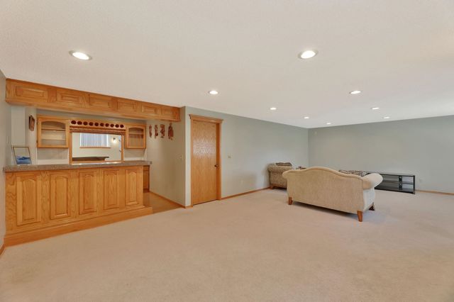 1026 N Bristol St, Wichita, KS 67206