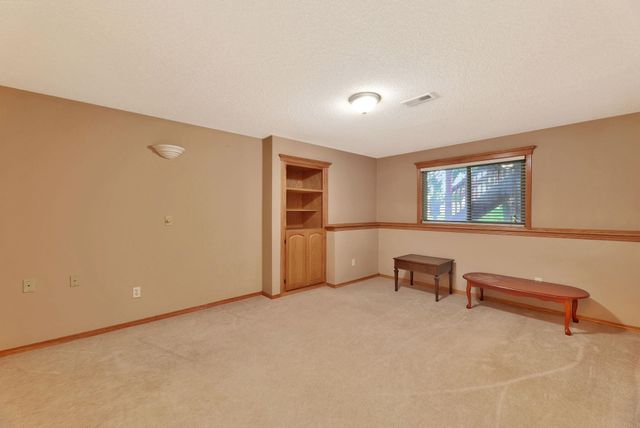 1026 N Bristol St, Wichita, KS 67206