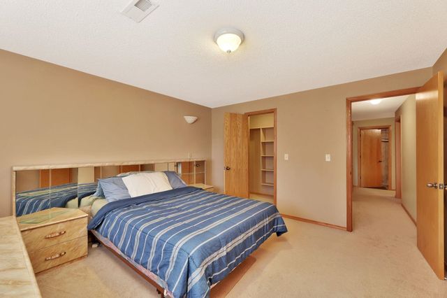 1026 N Bristol St, Wichita, KS 67206