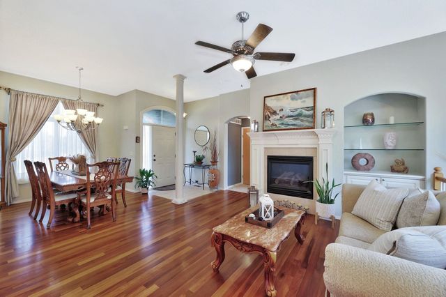 1026 N Bristol St, Wichita, KS 67206