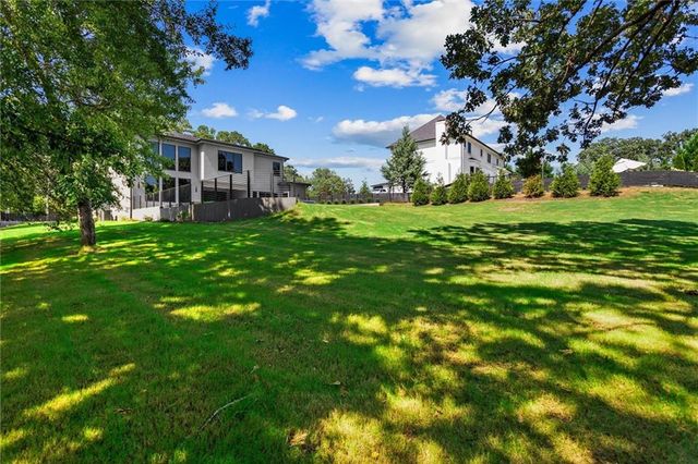 5 Whitehead Road, Buford, GA 30518