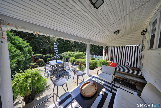 12 Yale Avenue, Middlebury, CT 06762