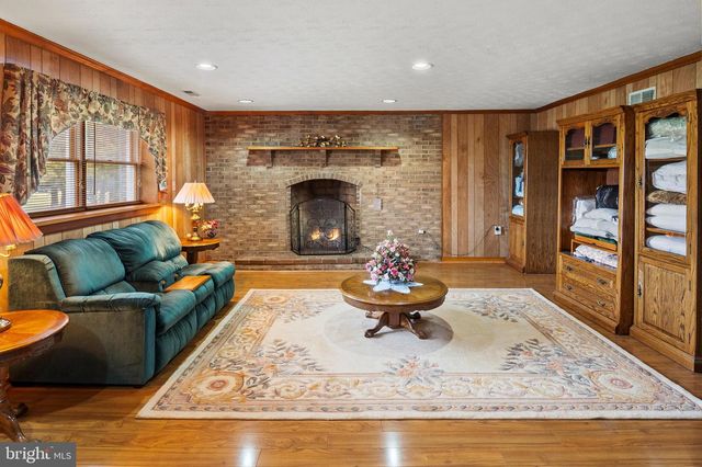 1201 UNIONTOWN RD, Westminster, MD 21158