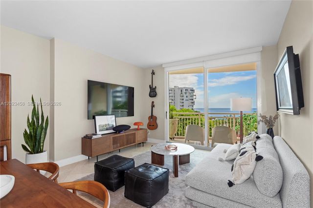 2475 Brickell Ave 708, Miami, FL 33129