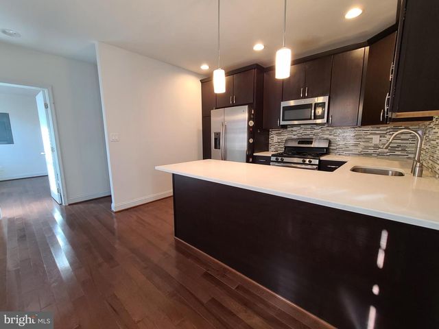 250 S WASHINGTON ST, Baltimore, MD 21231