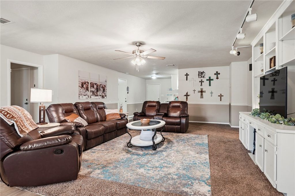 601 Rogers, Normangee, TX 77871 — photo 3