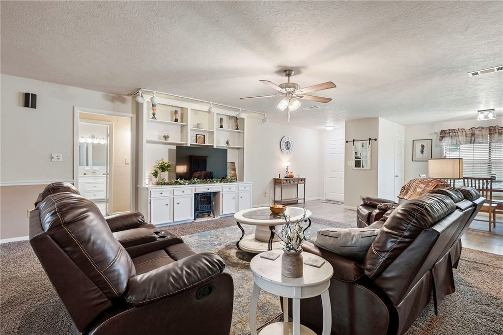 601 Rogers, Normangee, TX 77871 — photo 4