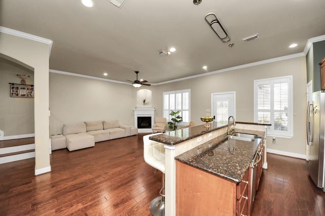 10342 Solitaire Circle, Houston, TX 77070