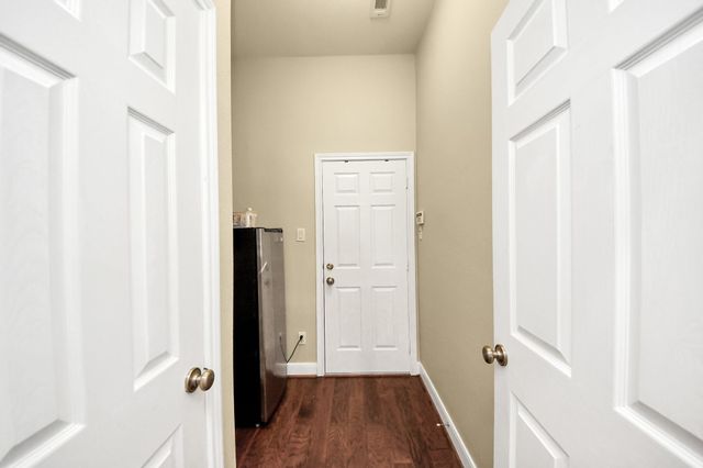 10342 Solitaire Circle, Houston, TX 77070