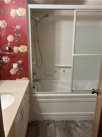 11907 W 49 Place, Shawnee, KS 66216