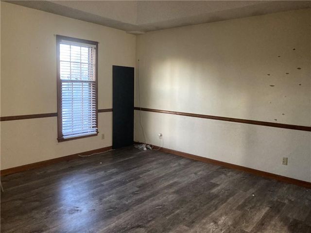 11907 W 49 Place, Shawnee, KS 66216