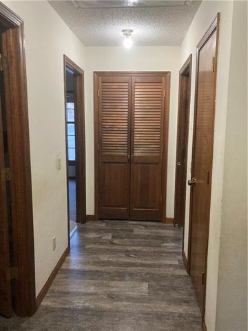 11907 W 49 Place, Shawnee, KS 66216