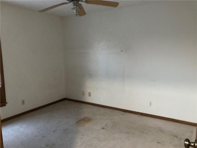 11907 W 49 Place, Shawnee, KS 66216