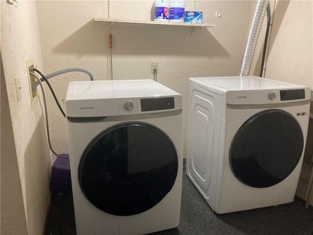 11907 W 49 Place, Shawnee, KS 66216