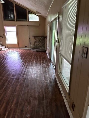 322 Circle Way Street, Lake Jackson, TX 77566