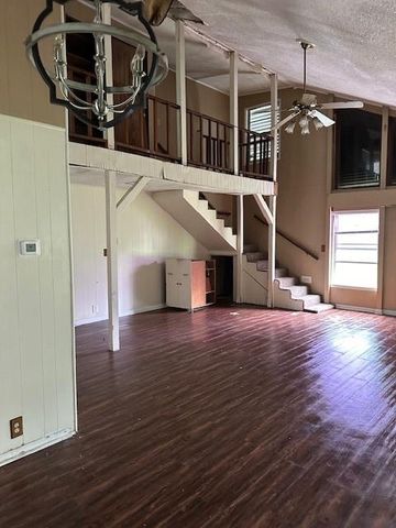 322 Circle Way Street, Lake Jackson, TX 77566