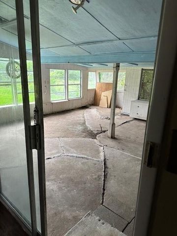 322 Circle Way Street, Lake Jackson, TX 77566