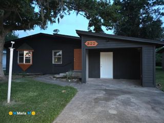 322 Circle Way Street, Lake Jackson, TX 77566