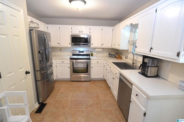 902 FALLING STAR LANE, Alabaster, AL 35007