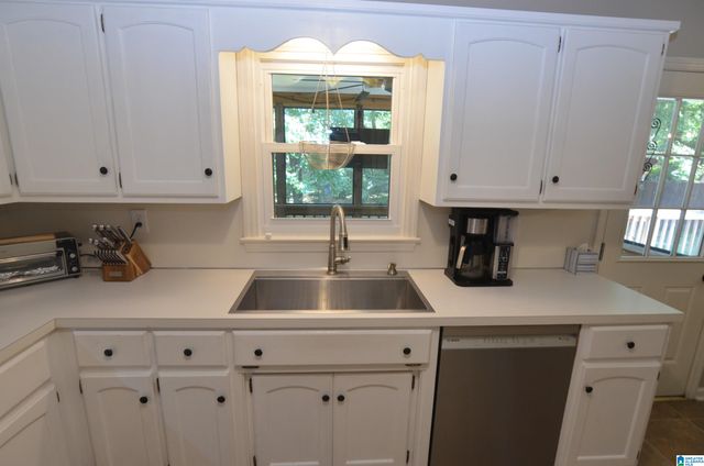902 FALLING STAR LANE, Alabaster, AL 35007