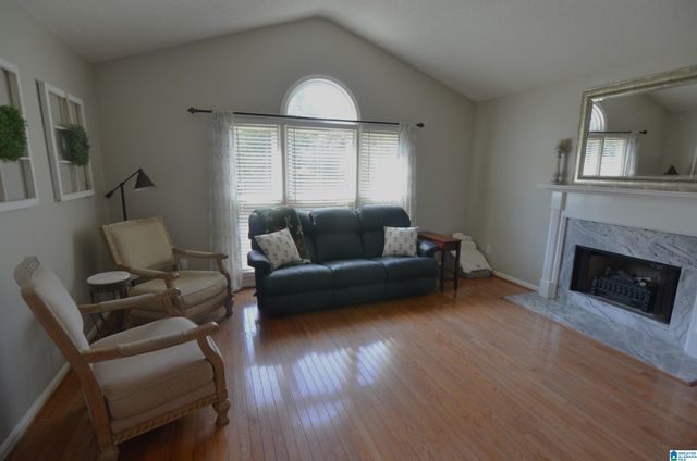 902 FALLING STAR LANE, Alabaster, AL 35007