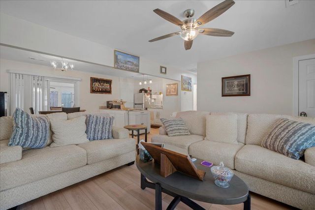 109 Robin Court, Summerville, SC 29485