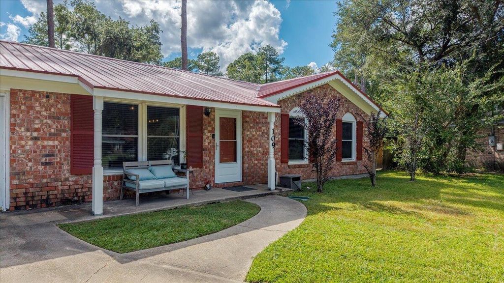 109 Robin Court, Summerville, SC 29485