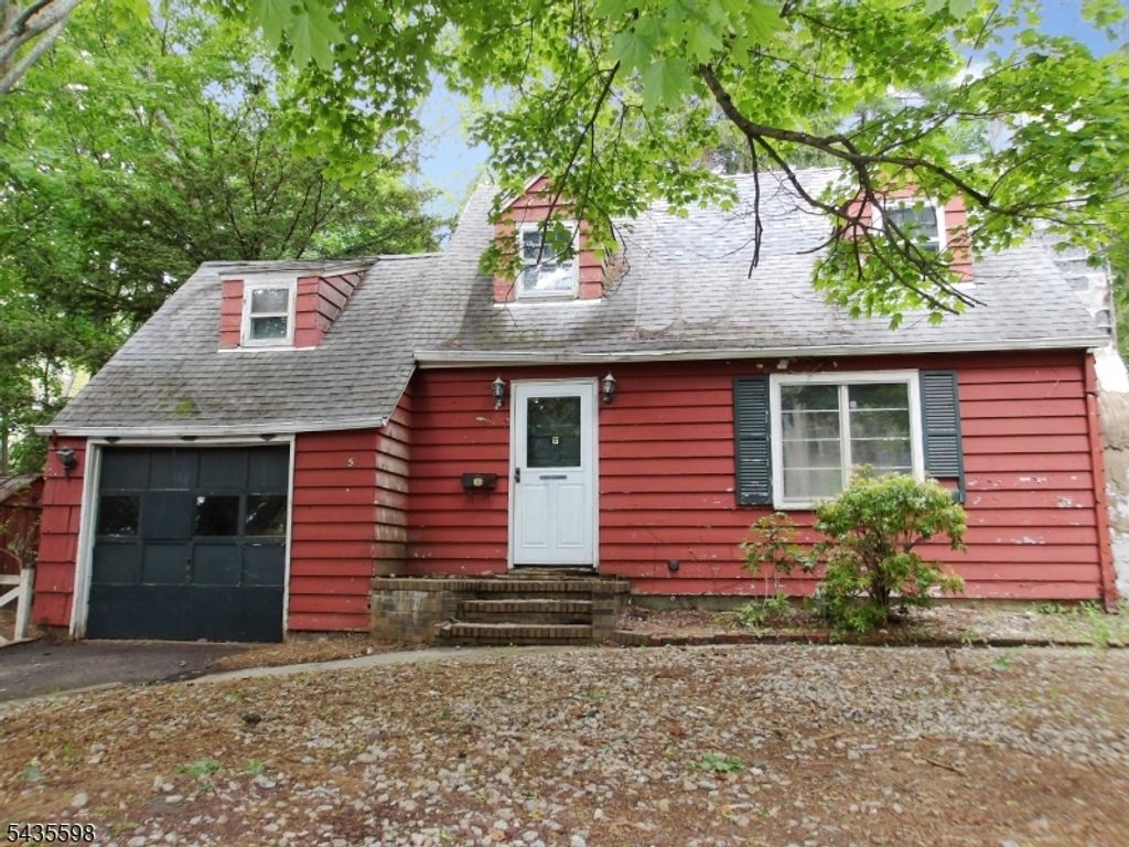 5 Ridge Rd, Stanhope Boro, NJ 07874