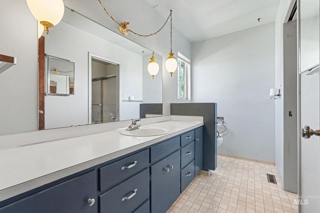 7518 W Sorenson Dr, Boise, ID 83709
