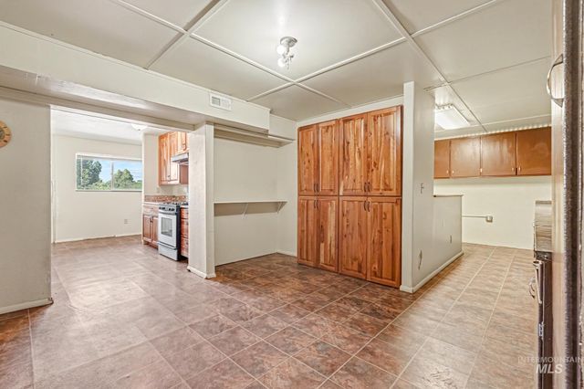7518 W Sorenson Dr, Boise, ID 83709
