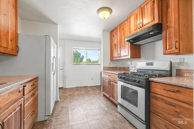 7518 W Sorenson Dr, Boise, ID 83709