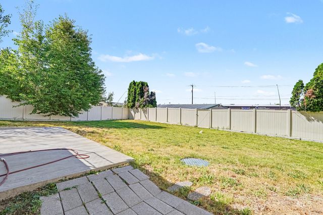 7518 W Sorenson Dr, Boise, ID 83709