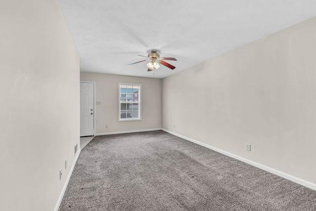 784 Cherrybark Ln Apt 2, Clarksville, TN 37040