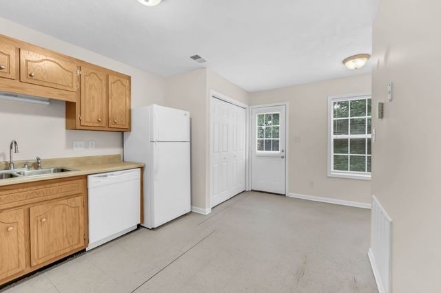 784 Cherrybark Ln Apt 2, Clarksville, TN 37040