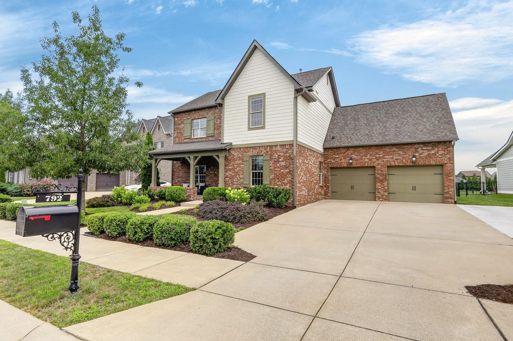 792 Plowson Rd, Mount Juliet, TN 37122