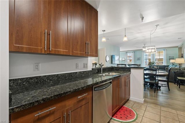 3738 Sandpiper Rd Unit 116B, Virginia Beach, VA 23456