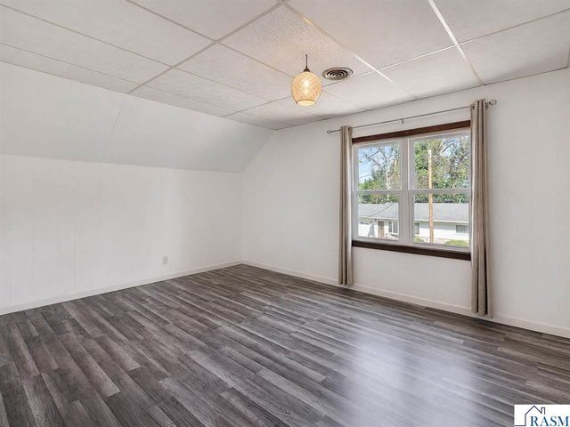 1041 Quincy St, North Mankato, MN 56003