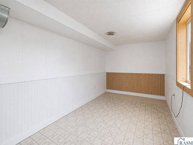 1041 Quincy St, North Mankato, MN 56003