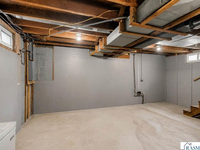 1041 Quincy St, North Mankato, MN 56003