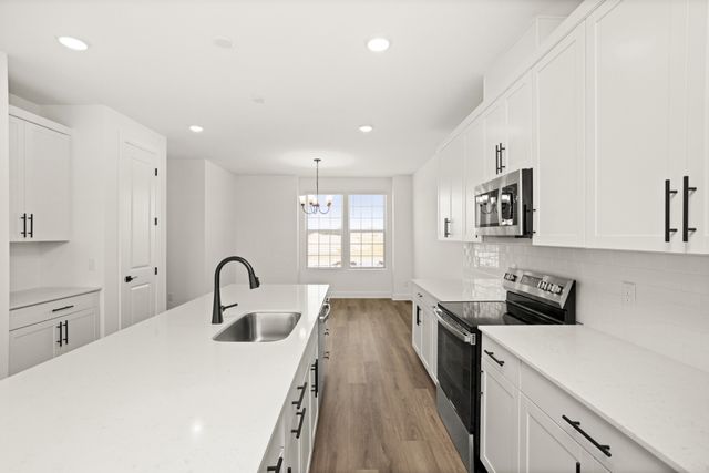 156 Barton Village Boulevard, Lebanon, TN 37090