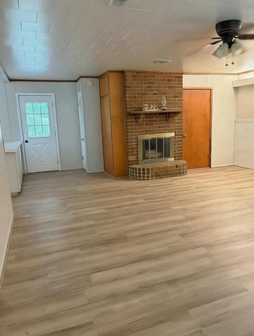 125 Glenhaven Drive, Azle, TX 76020