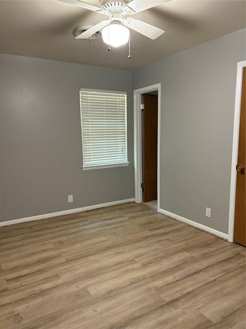 125 Glenhaven Drive, Azle, TX 76020