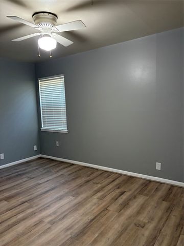 125 Glenhaven Drive, Azle, TX 76020