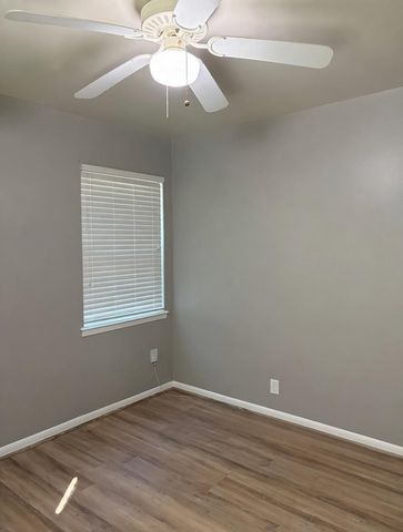 125 Glenhaven Drive, Azle, TX 76020