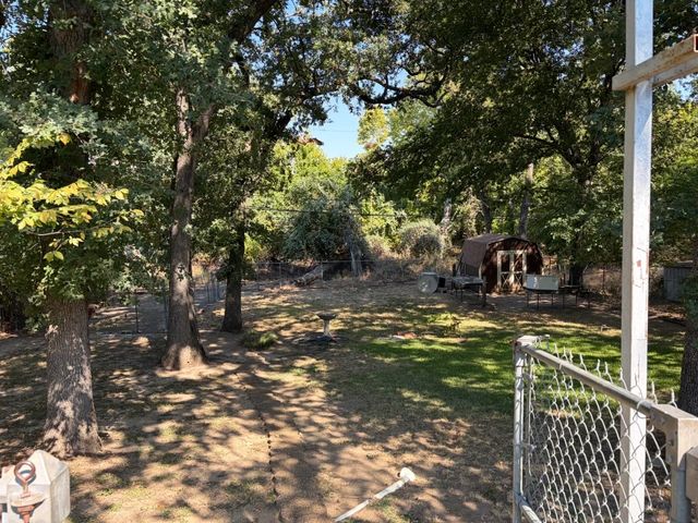 125 Glenhaven Drive, Azle, TX 76020
