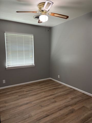 125 Glenhaven Drive, Azle, TX 76020