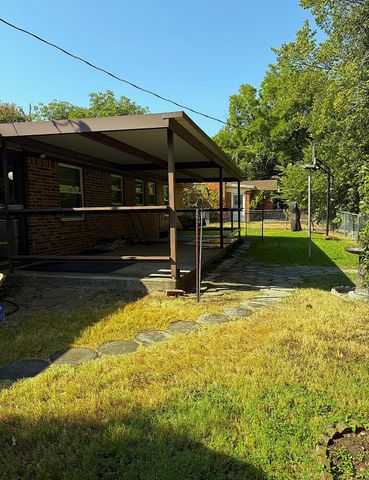 125 Glenhaven Drive, Azle, TX 76020