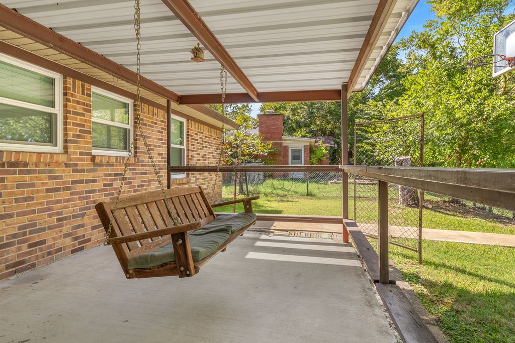 125 Glenhaven Drive, Azle, TX 76020 — photo 4